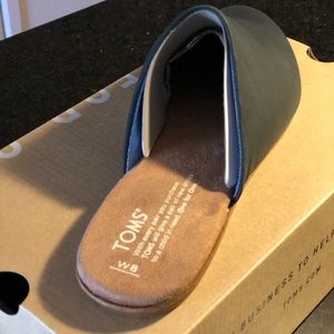 Tom’s Black Leather Jutti Mule,  size 8, NEW